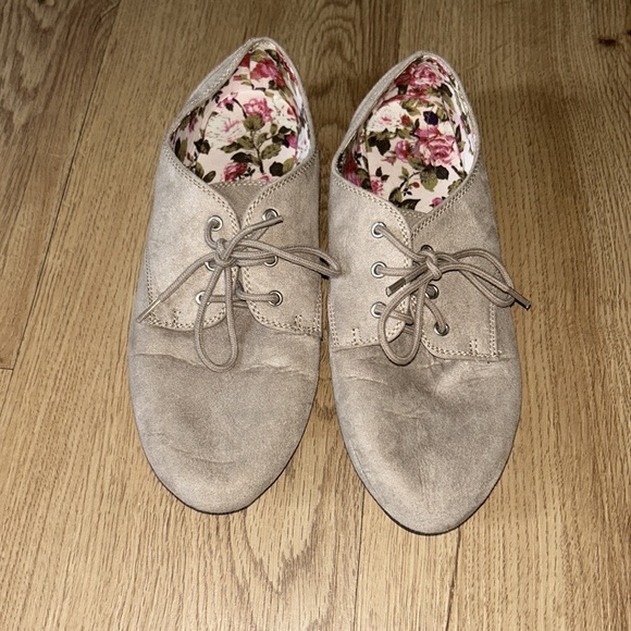 Forever 21 Floral Women’s Shoes - Picture 2 of 7